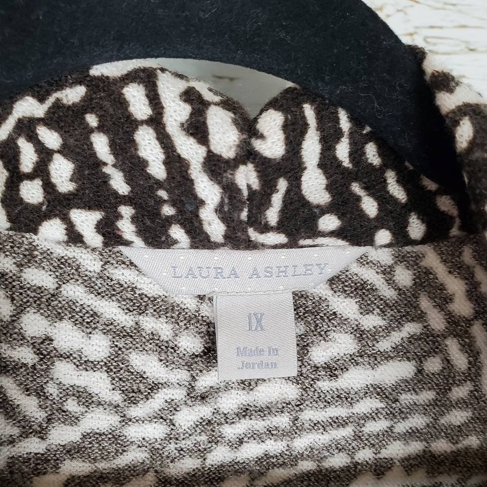 Laura Ashley Brown & Cream Wrap Style Top - Picture 4 of 5